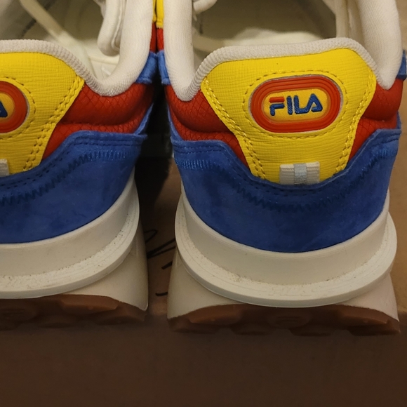 Fila - Picture 2 of 4